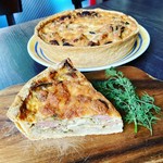 トリッパの食感とパン粉のサクサクが相性バッチリ。