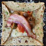 ラタトゥイユ、ベーコン、チーズ