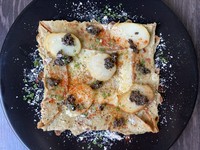 ジャガイモ、トリュフ、チーズ