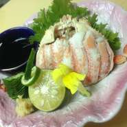 地物の香箱カニ（メスのズワイガニ）11月7日から年内いっぱいしか食べられない希少なカニです。是非お試し下さい