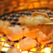 新鮮なホルモンは塩だけでもいける！　ビールがすすみます