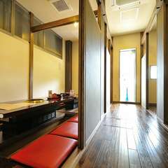 周りを気にせずゆったりくつろげる、居心地の良い個室