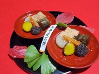 二年物の本枯節で取った出汁で一種類ずつ丁寧に焚き上げ、料理人の実力を感じられる一品。