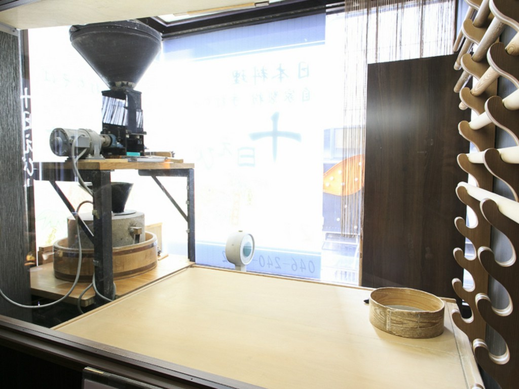 手捏ねと手延べの手打ち蕎麦を堪能できます