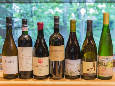 旬の魚介とマリアージュ。イタリア産を中心とした自然派ワイン