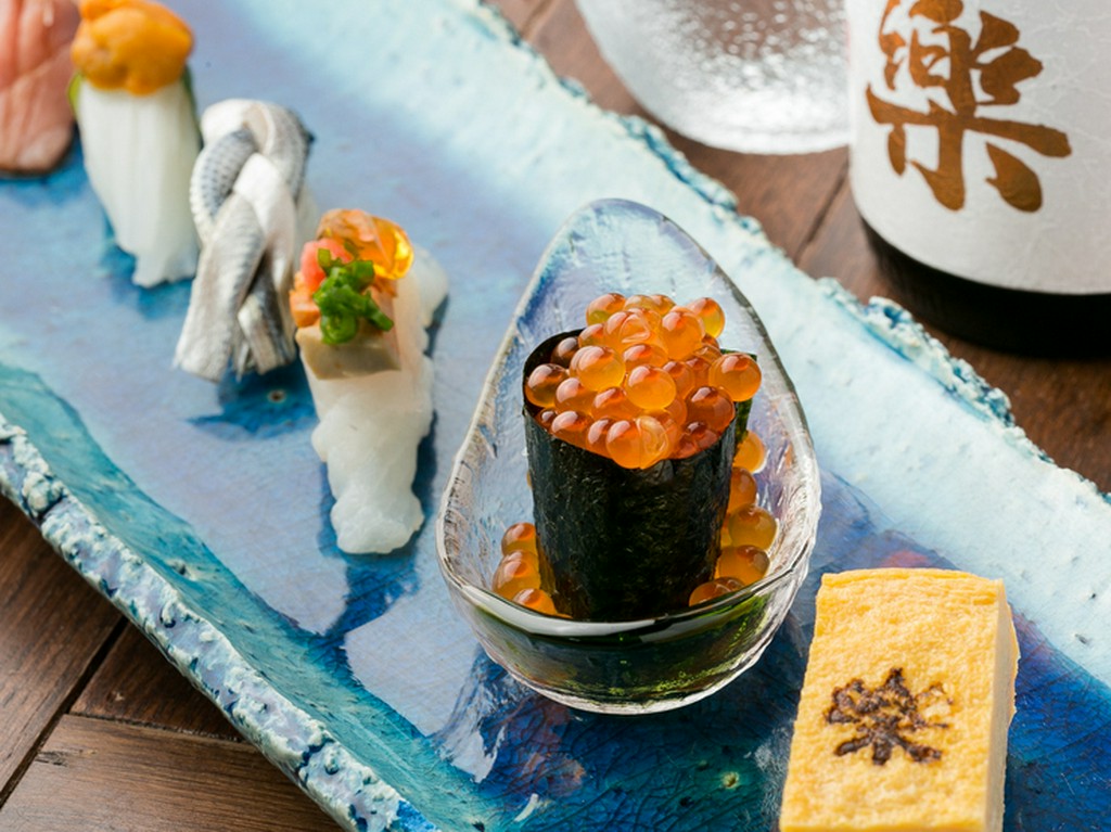 毎朝魚河岸で、店主が目利きして仕入れる新鮮な食材