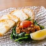 広島名物『ウニほうれん草』バケット添え