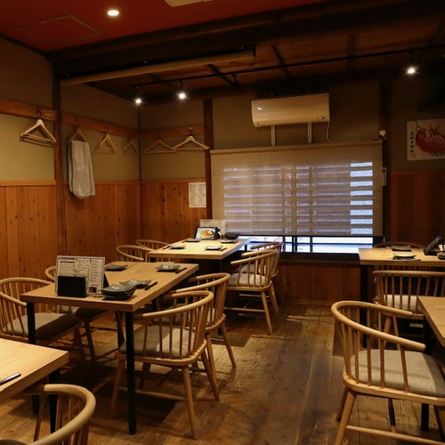 ２F　テーブル席風景　最大20名様までOK