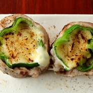 厳選素材を使った美味しい料理揃いの【ゆしま串本　本店】は記念日のお祝いにもぴったり。予約の際に記念日だと伝えておくと、シャンパンなどの嬉しいサービスも付いてきます。