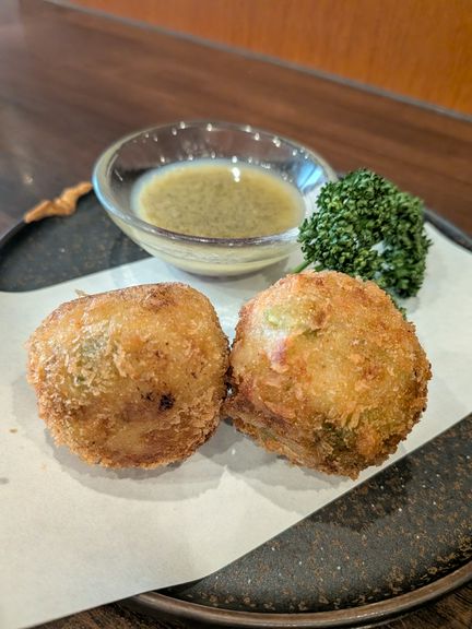 国産牛ひき肉ととうもろこしのコロッケ