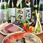お好みの日本酒の中から、新しい味わいに出会えるかもしれません。泡盛や焼酎、果実酒など豊富なラインナップが魅力のひとつ。お酒の相談にも乗ってもらうことができます。
