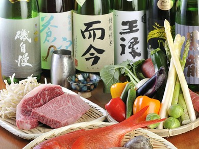 全国各地から仕入れた選りすぐりの地酒