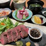 前菜小鉢
サラダ
香の物
本日のお刺身
鉄板焼 牛ステーキ 100g
特製 茶碗蒸し
ご飯
お味噌汁
自家製 ゴマプリン