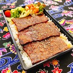沖縄を代表する石垣牛の赤身に旨味を存分に詰め込んでおります。