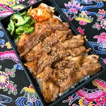 シェフ自慢の味噌ダレを絡めて焼いたあぐー豚はごはんが進みます！