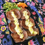 ご要望にお応えして霜降りのタン元を使用した当店でも人気の牛タンをお弁当にしました。