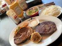 サーロインまたはリブロース(200g)+あぐー豚ロースとポーク(150g)