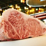 和牛サーロインとアグー豚のローストポークが一緒に楽しめます！
