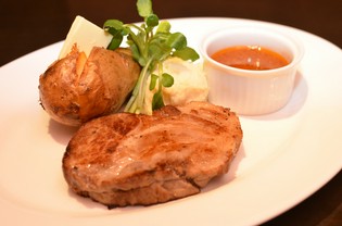 希少な「アグー豚」を使ったオリジナルメニュー