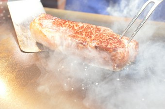 手間暇かけて作り出す、極上の味わいを楽しめます