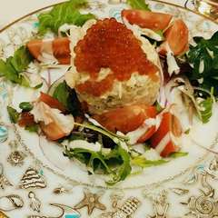 新鮮な魚介を使った人気のサラダ『海鮮アボガドサラダ』