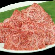 赤身でありながら綺麗なサシが入り
やわらかくおすすめの部位