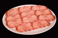 タン1本から1/3しかとれない、最も柔らかいタン元のみ使用。
スッと歯で噛み切れる柔らかさと脂の乗りが絶品です