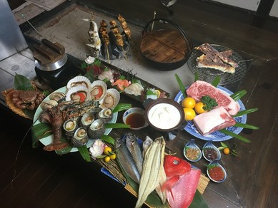 旬のお刺身や天ぷらを囲炉裏を囲んで楽しめる春の宴会コース