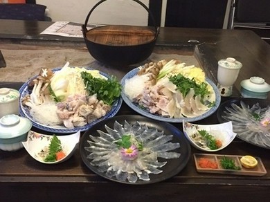 季節の味わいが楽しめる、とら八鍋コース