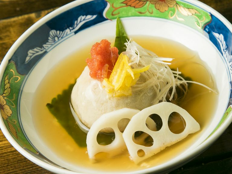 具だくさんのまんじゅうと柚子あんが絶妙『里芋まんじゅう』