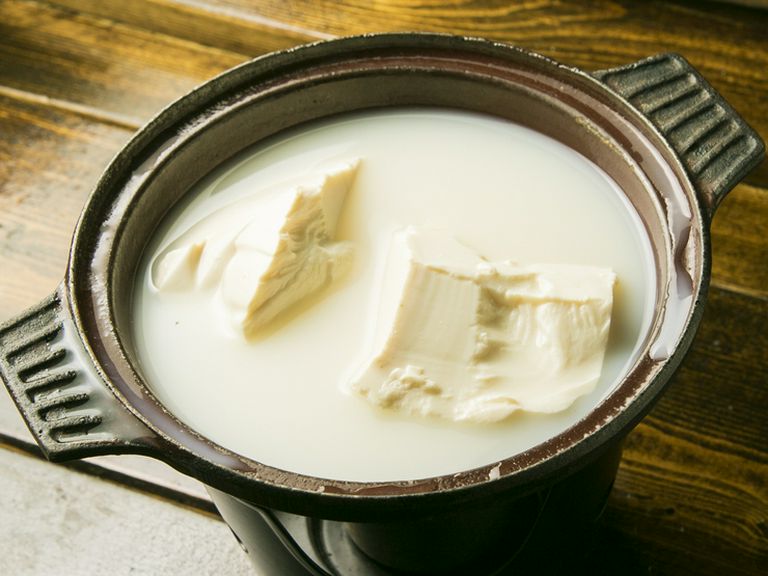 大豆の香りとなめらかな舌触りを楽しむ自家製豆腐の『湯豆腐』