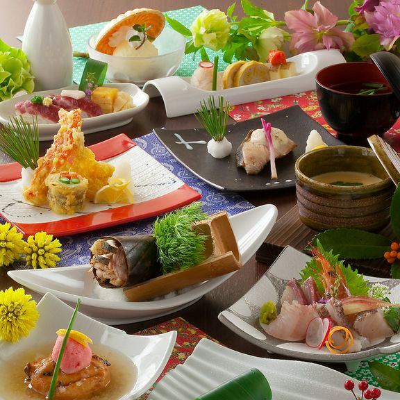 和食を中心に、創作料理や九州郷土を豊富に取り揃えております