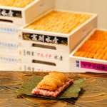 【和牛の雲丹ユッケドッグ】