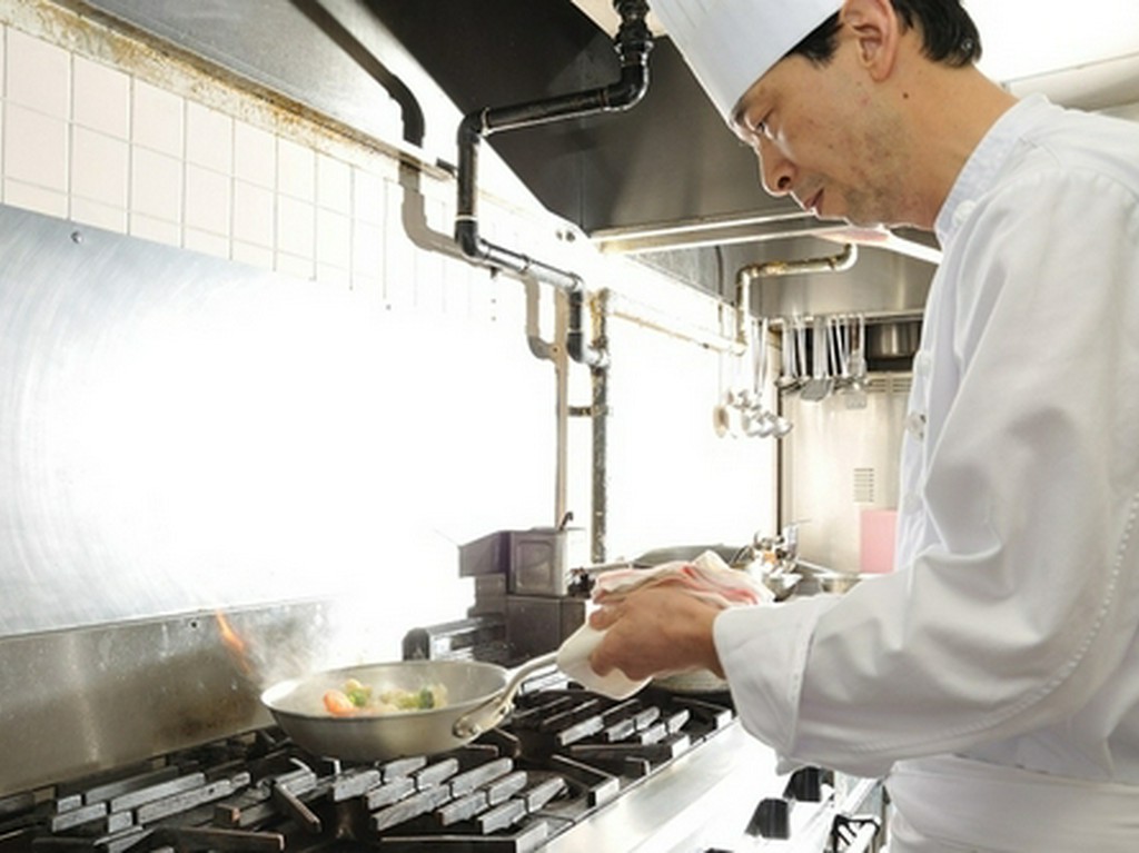 丁寧な仕事で、1つ1つの食材を一番よい状態に調理して提供