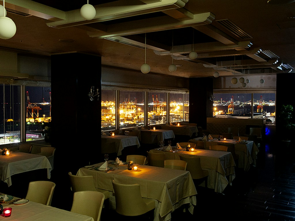 最上階　レストランスマイリーネプチューン会場