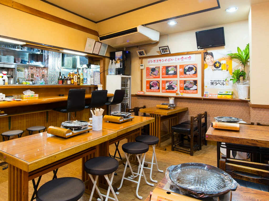 少人数から24名までの宴会可能、10名以上2時間なら貸切も可