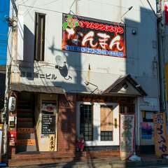 焼肉を注文せず、ショットでお酒を飲むだけでも歓迎してくれる