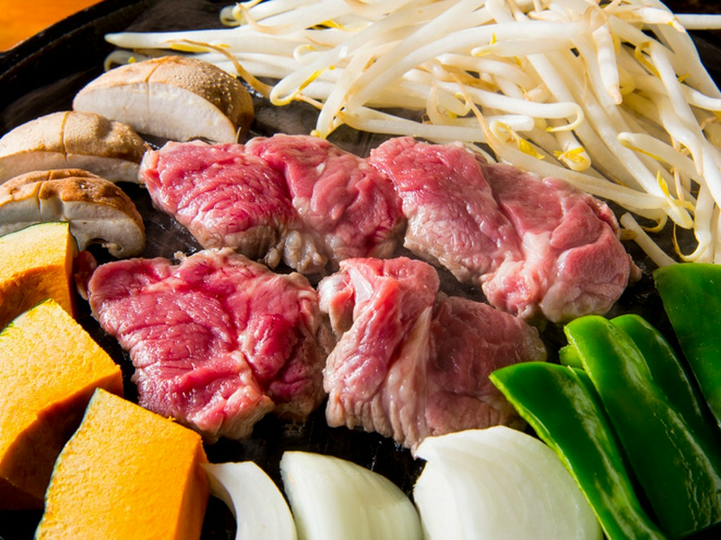 柔らかな子羊の生ブロック中央部分を使う『生ラムジンギスカン』