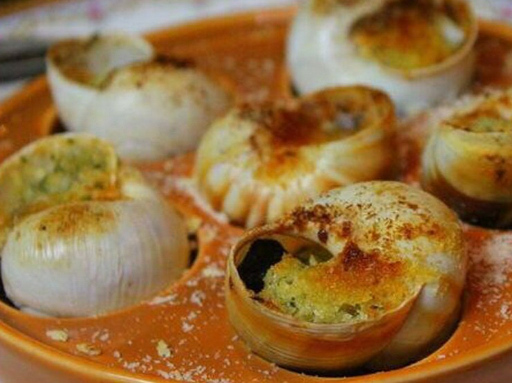 エスカルゴとガーリックバターとの相性は絶品『エスカルゴ　～ブルゴーニュ風～』