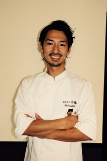 シェフソムリエのいる鉄板焼き店