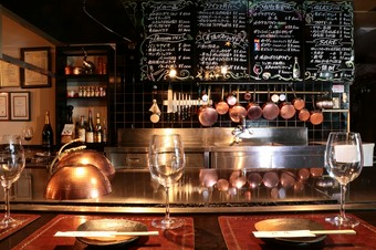 地元の食材を使い、料理を通して「繋がり」を大切にしているお店