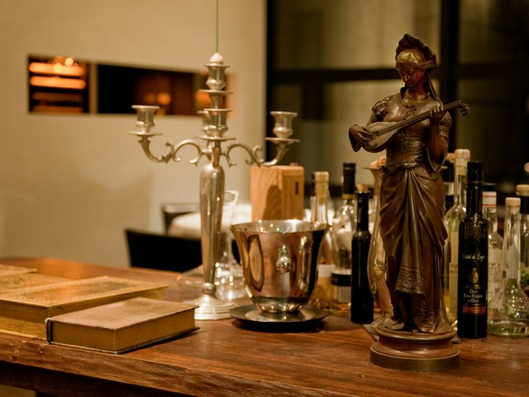 おしゃれな雰囲気の中、料理と会話を楽しむイタリアンランチ