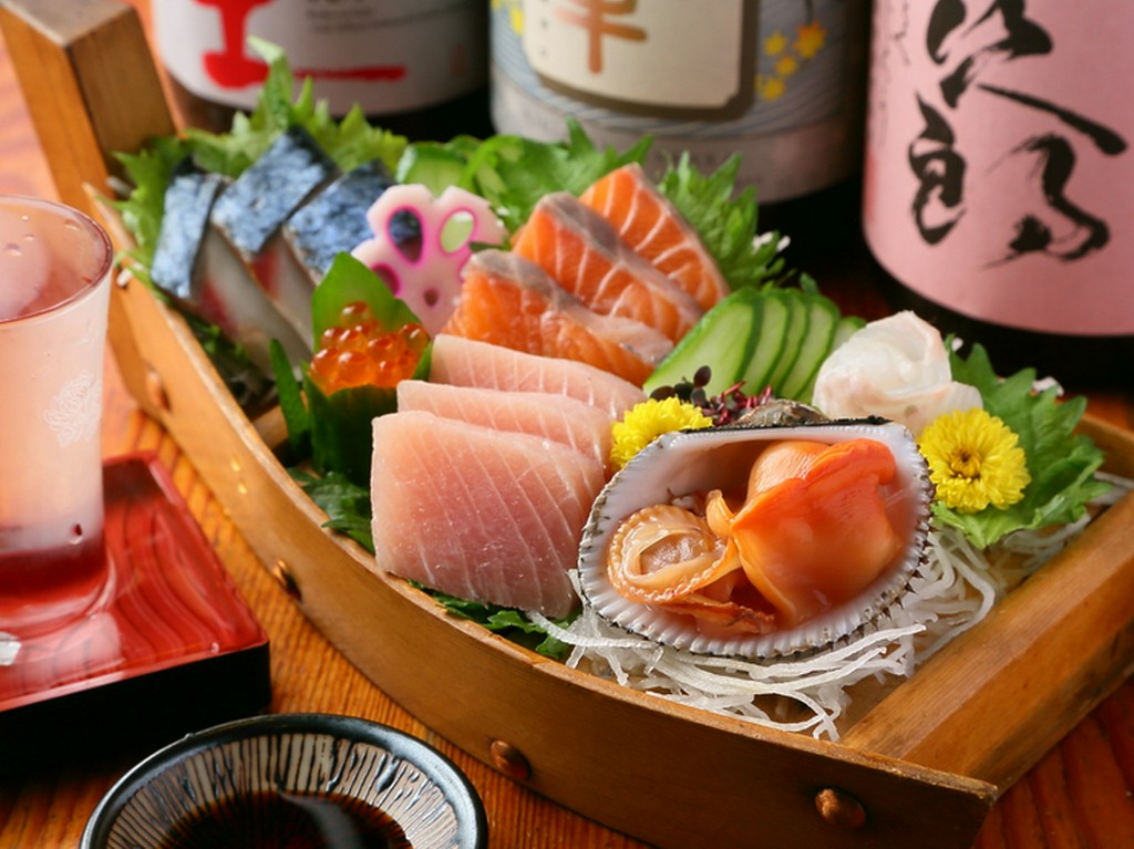 その日一番美味しい鮮度抜群のネタを豪華に楽しめる『板長お任せはりそん盛』