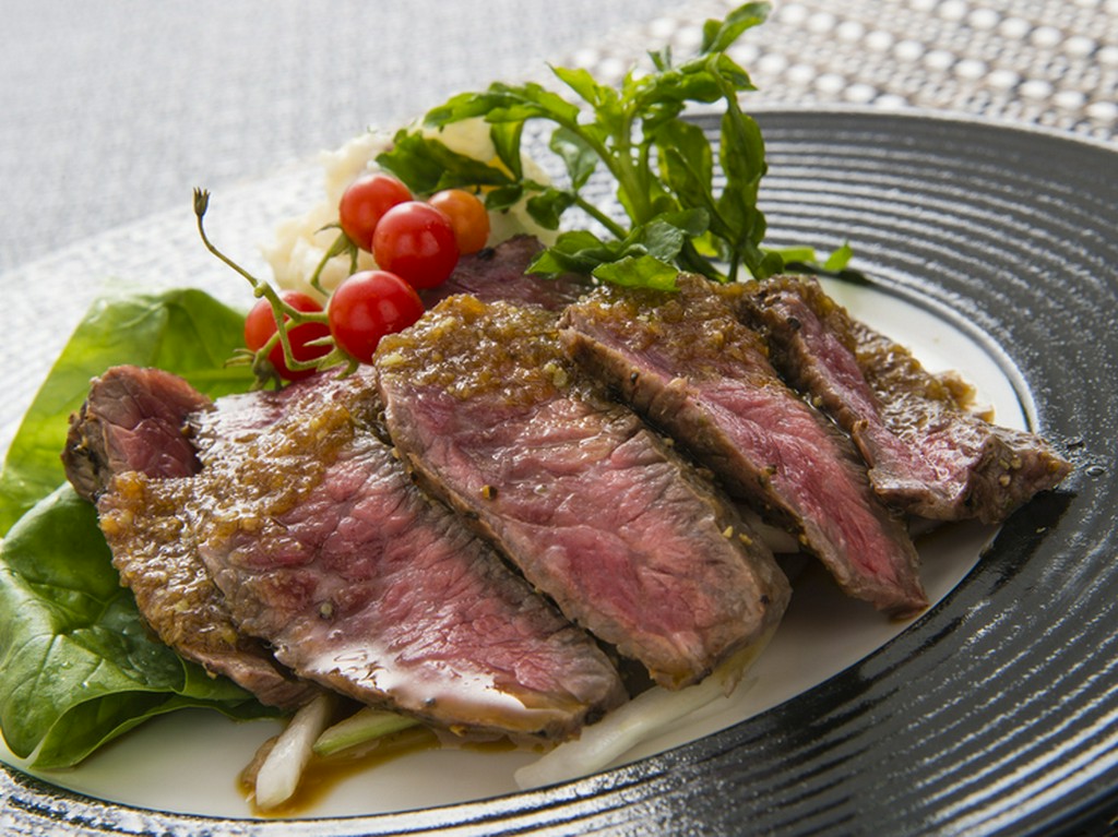 注文が入ってから焼く『黒毛和牛ローストビーフ風たたき』