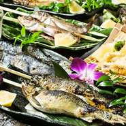 その日に入った旬の鮮魚を「刺身」、「焼き魚」、「唐揚げ」など、ご希望のお料理にいたします。