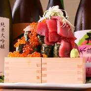 名物のこぼれ寿司をメインに佐渡の食材を使用した宴会プランになっております。
