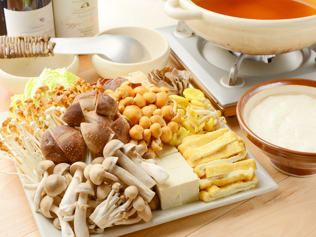 最後の一滴まで飲み干したくなる『きのことろろ鍋』