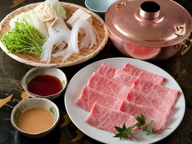 日本酒に合う新鮮なお肉、野菜をご用意させて頂いております。