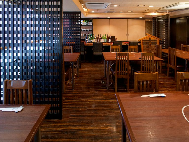 日本のおもてなしの心が感じられる純和風の老舗料亭