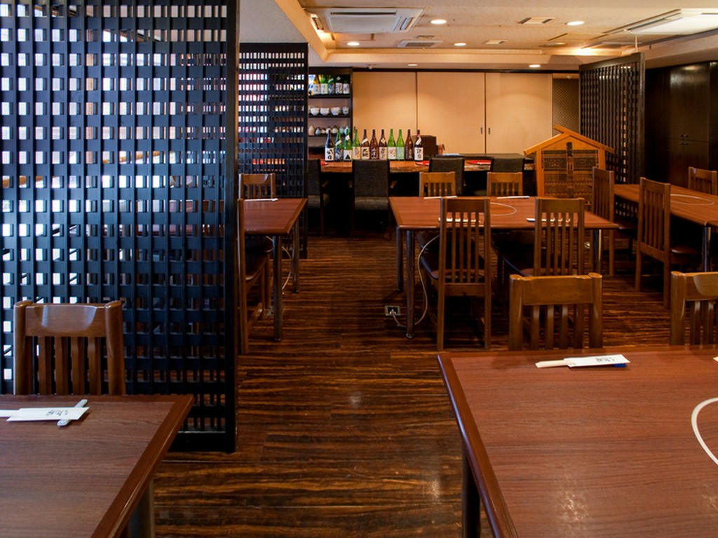 日本のおもてなしの心が感じられる純和風の老舗料亭